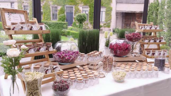 Bar à fleurs pour 30 personnes - décoration et support inclus