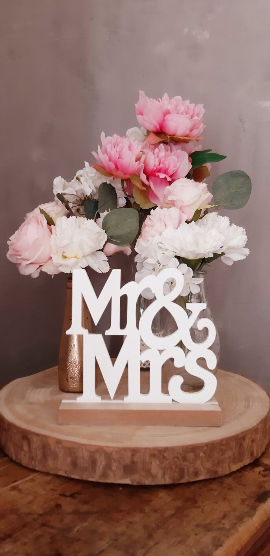 Lettres MR & MRS blanches sur socle en bois - 15 x 15 cm