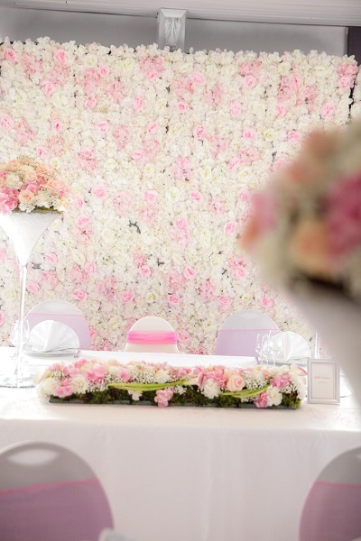 Mur de fleurs blanches et roses - 240 x 240 cm