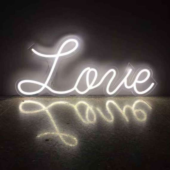Néon "Love" - hors piles - 90 cm